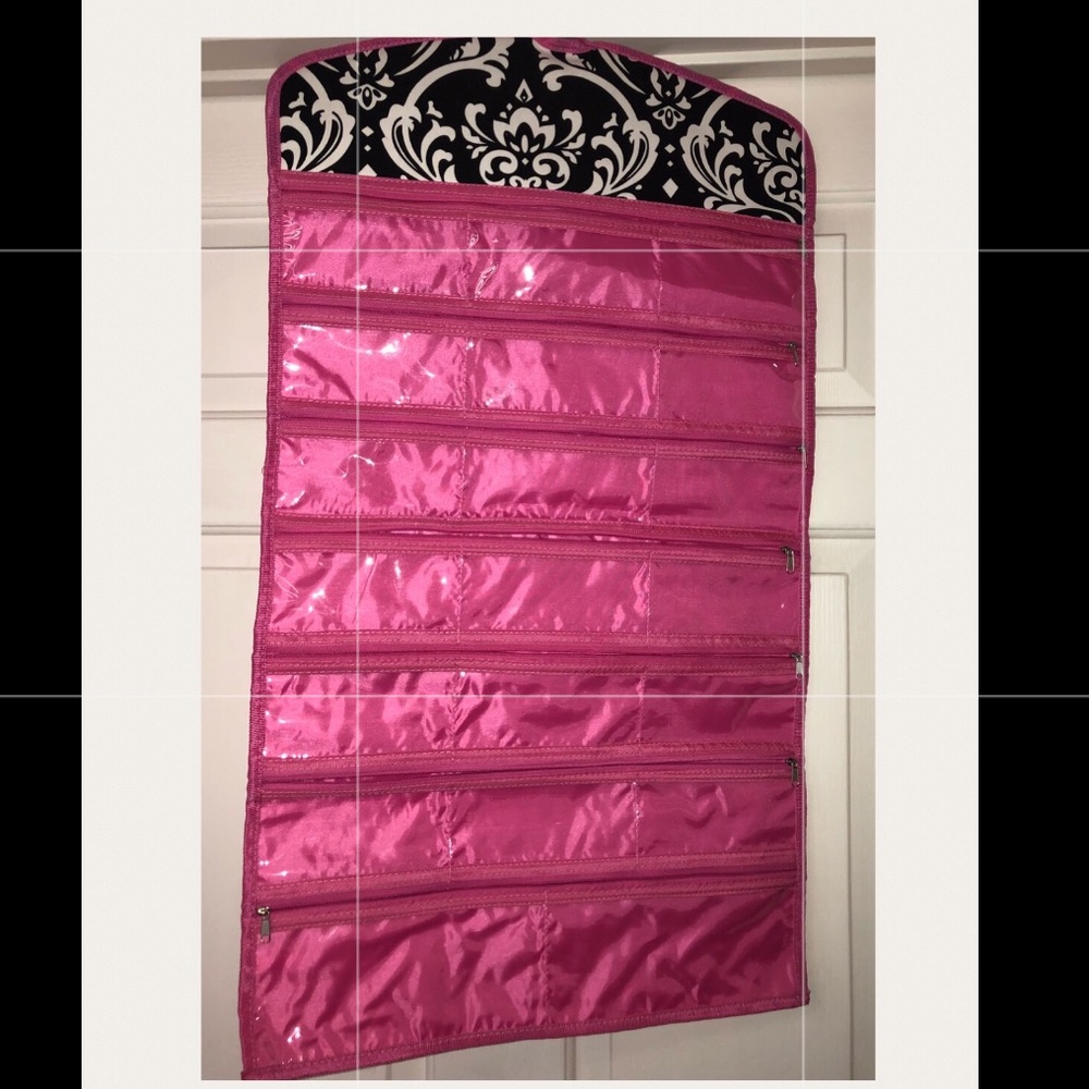 Hanging jewelry organizer